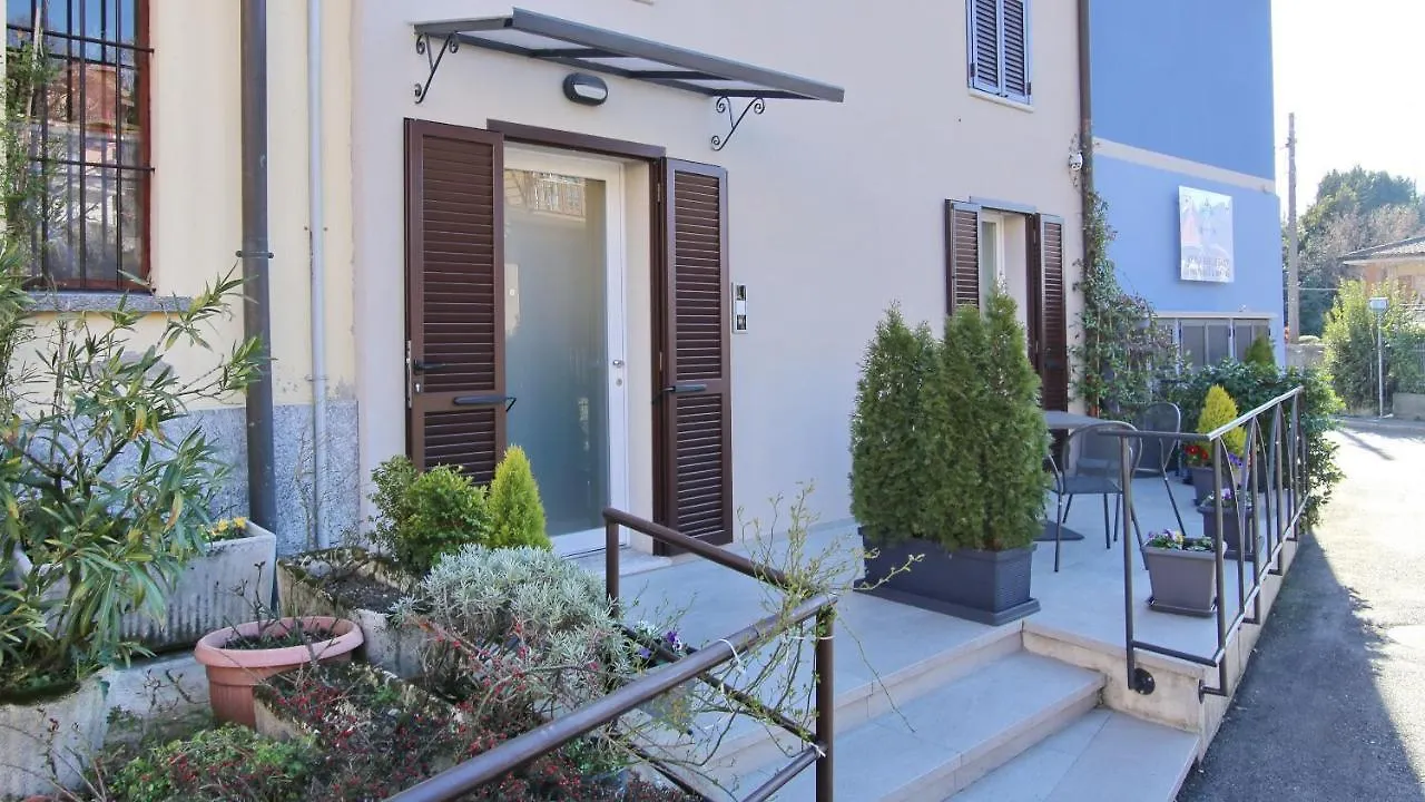 Italianway - Affittacamere Brenna San Fermo della Battaglia Guest house