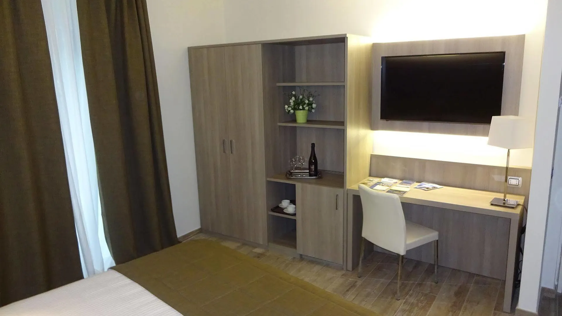 Guest house Italianway - Affittacamere Brenna San Fermo della Battaglia