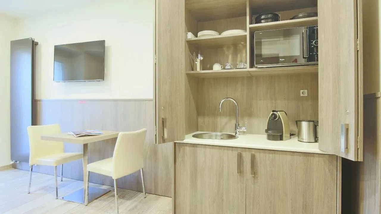 Italianway - Affittacamere Brenna San Fermo della Battaglia Guest house